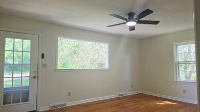 67 Joyner Ave in Asheville, NC - Building Photo - Building Photo