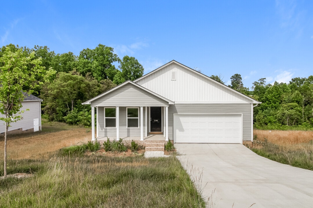 2396 Heritage View Ln in Thomasville, NC - Foto de edificio