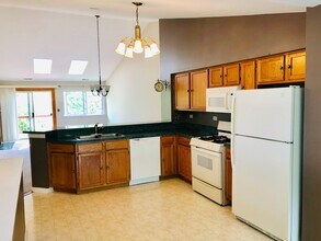 8225 Ripple Ridge in Darien, IL - Building Photo - Building Photo