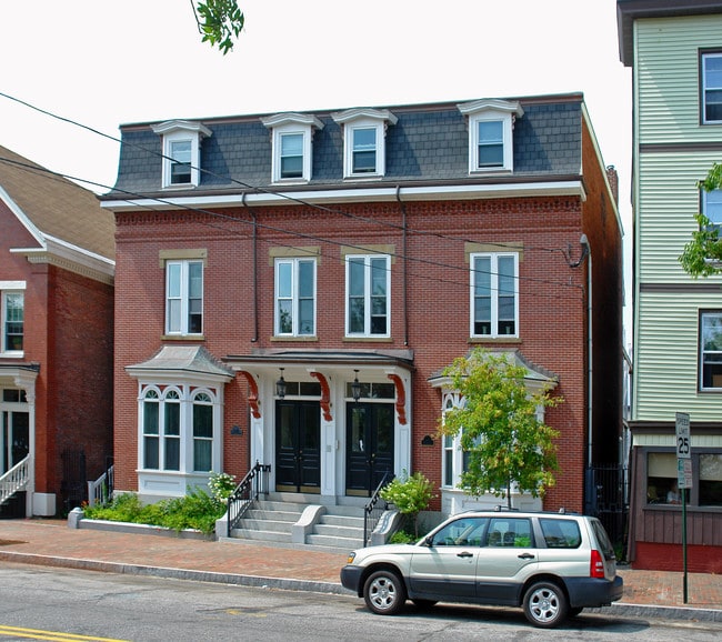 227-229 Cumberland Ave in Portland, ME - Building Photo - Building Photo