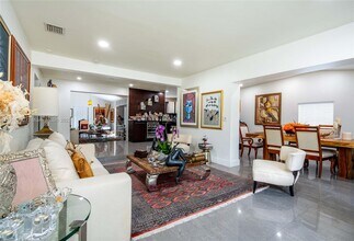 1360 SW 16th St in Miami, FL - Building Photo - Building Photo