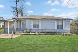10922 Castolon Dr in Dallas, TX - Building Photo
