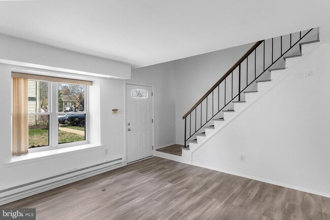 property at 14 Dover Ct