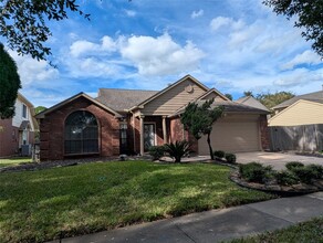 326 Scarlet Maple Dr in Sugar Land, TX - Building Photo - Building Photo