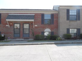 2556 Crusaders Way in Lexington, KY - Building Photo
