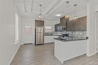 11 Myrtle Beach Ave in McAllen, TX - Building Photo - Building Photo