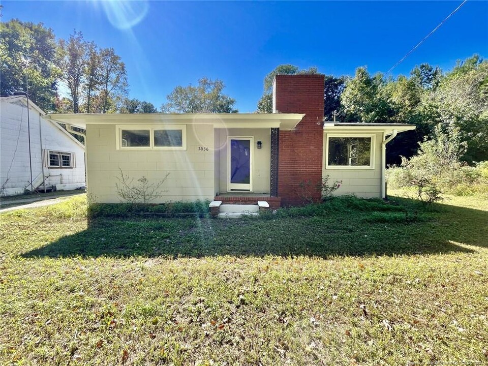 2036 Wilmington Hwy in Fayetteville, NC - Building Photo