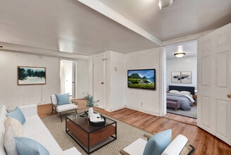 224 Crest St in Lansing, MI - Building Photo - Building Photo