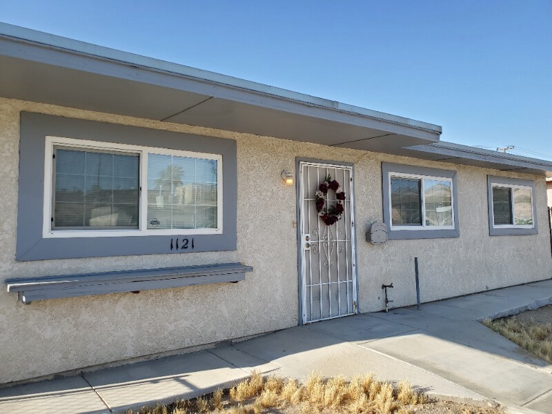 1121 Mojave Dr in Barstow, CA - Building Photo