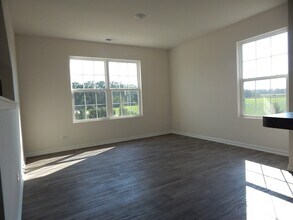 2590 Bella Dr in Pingree Grove, IL - Building Photo - Building Photo