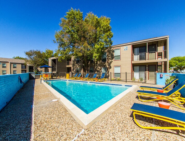 Sundance and Sausalito in College Station, TX - Foto de edificio