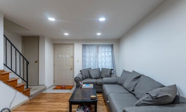 28-43 E 18th Ave in Columbus, OH - Building Photo - Building Photo