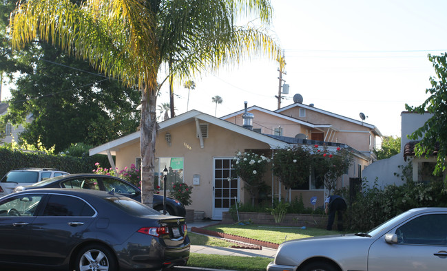 1168 Irving Ave in Glendale, CA - Foto de edificio - Building Photo