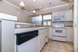 211 N Thompson St in Fayetteville, AR - Building Photo - Building Photo