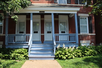 4261 Russell Blvd in St. Louis, MO - Foto de edificio - Building Photo