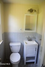 37 Swayze Dr in Latham, NY - Building Photo - Building Photo