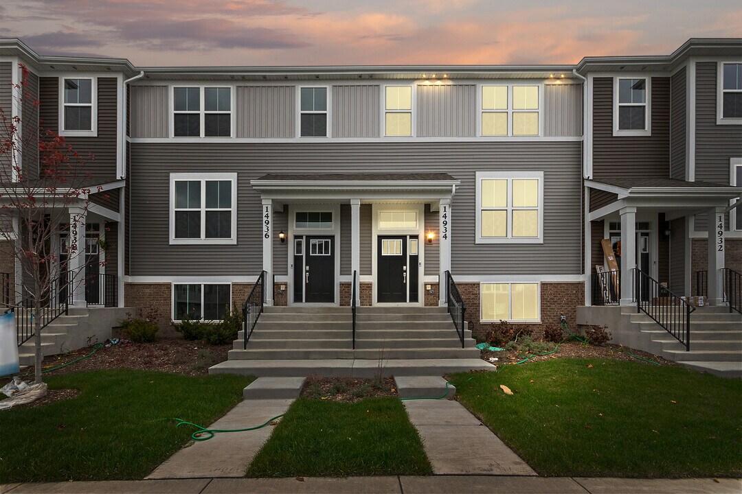 14934 Dyer Ln in Plainfield, IL - Building Photo