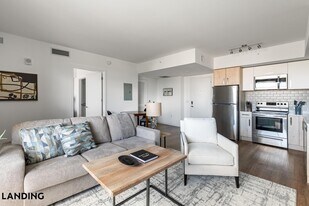 200 NE 1st Ave, Unit 611 in Pompano Beach, FL - Building Photo