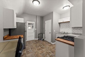 1039 Victoria St N in St. Paul, MN - Building Photo - Building Photo