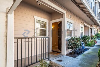 20 Ashford Pl in Martinez, CA - Foto de edificio - Building Photo