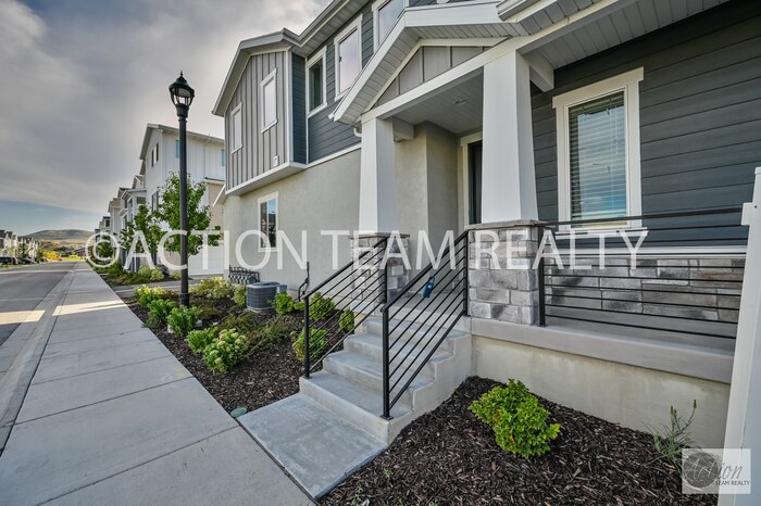 15142 S Wild Horse Wy in Bluffdale, UT - Building Photo