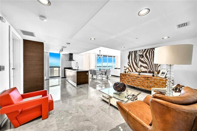 495 Brickell Ave, Unit 5302 in Miami, FL - Foto de edificio - Building Photo