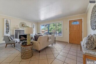 225 Hunter Lake Dr in Reno, NV - Building Photo - Building Photo