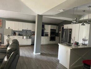 5100 El Jardin Cir in Harlingen, TX - Building Photo - Building Photo
