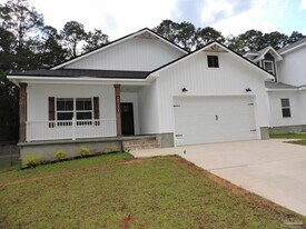 1451 Madelyn Wds Dr in Pensacola, FL - Building Photo