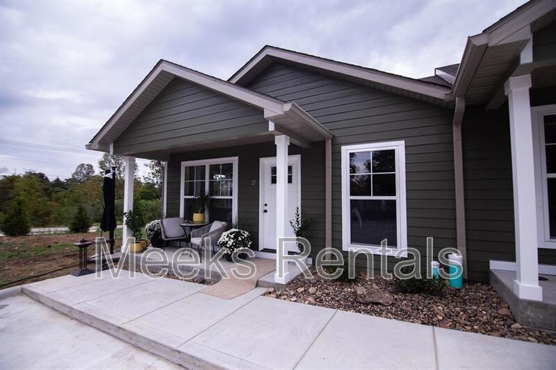 27 Flats Dr in Hurricane, WV - Building Photo
