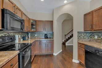 6224 Suzy Dr in Nashville, TN - Foto de edificio - Building Photo