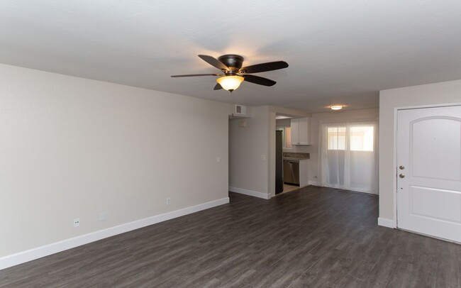 3849 San Ramon Dr in Oceanside, CA - Building Photo - Building Photo