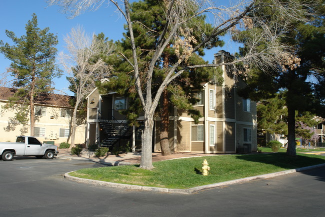 Village At Karen in Las Vegas, NV - Building Photo - Building Photo