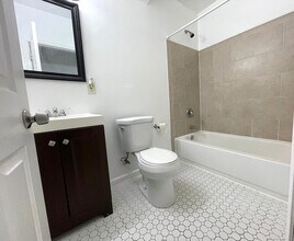 19 Townsend St, Unit 1 in New Haven, CT - Building Photo - Building Photo