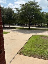 1021 Tudor House Rd in Pflugerville, TX - Building Photo - Building Photo