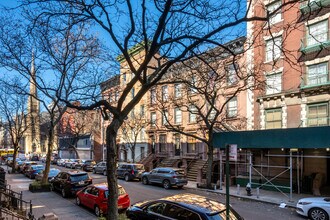 17 W 123rd St in New York, NY - Building Photo - Building Photo