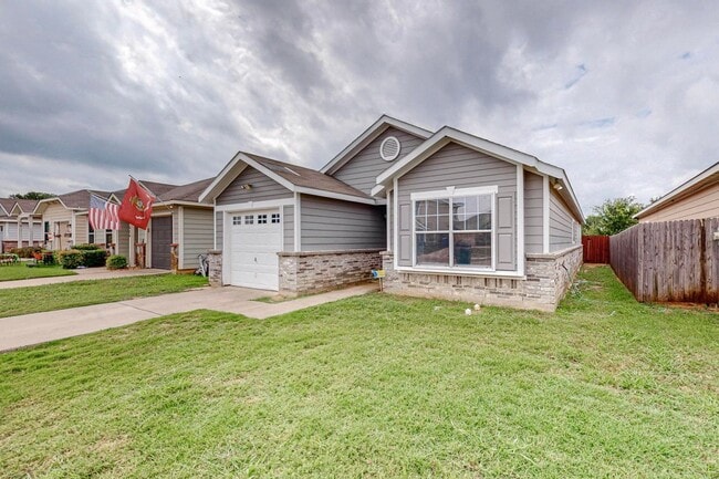 1820 Village Park Trail in Burleson, TX - Building Photo - Building Photo