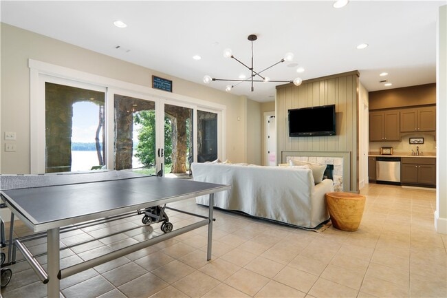 property at 319 Green Tree Ct