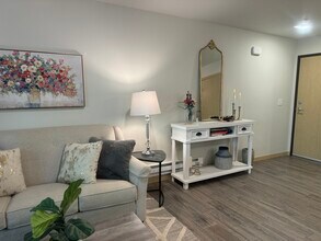455 Century Pl, Unit 310 in Onalaska, WI - Building Photo - Building Photo