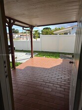 3860 E 9th Ln in Hialeah, FL - Building Photo - Building Photo