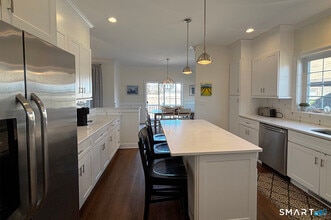 860 Oldfield Road in Fairfield, CT - Building Photo - Building Photo