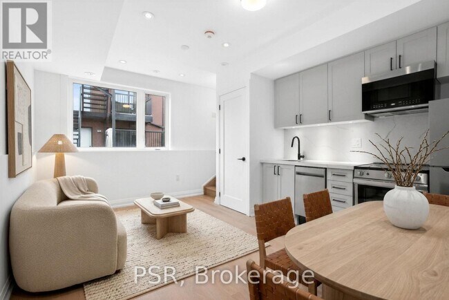 218 Aileen Ave in Toronto, ON - Building Photo - Building Photo