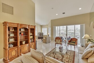 392 Spyglass Way in Jupiter, FL - Building Photo - Building Photo