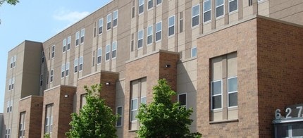 University Dale Apartments in St. Paul, MN - Foto de edificio - Building Photo