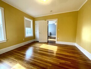 15 Westbourne Rd, Unit 15 in Newton, MA - Building Photo - Building Photo