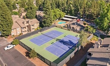 3715 Tallyho Dr in Sacramento, CA - Building Photo - Building Photo