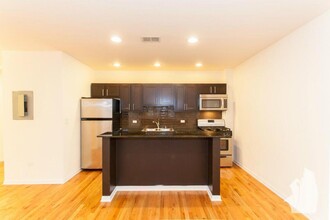 4220 N Sheridan Rd, Unit 507 in Chicago, IL - Building Photo - Building Photo