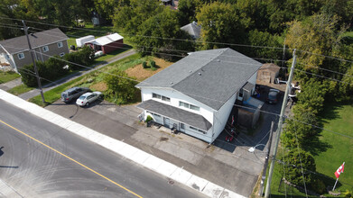 2870 Colonial Rd in Ottawa, ON - Building Photo - Building Photo