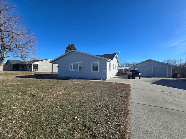 property at 512 1/2-417 1/2 16th St W