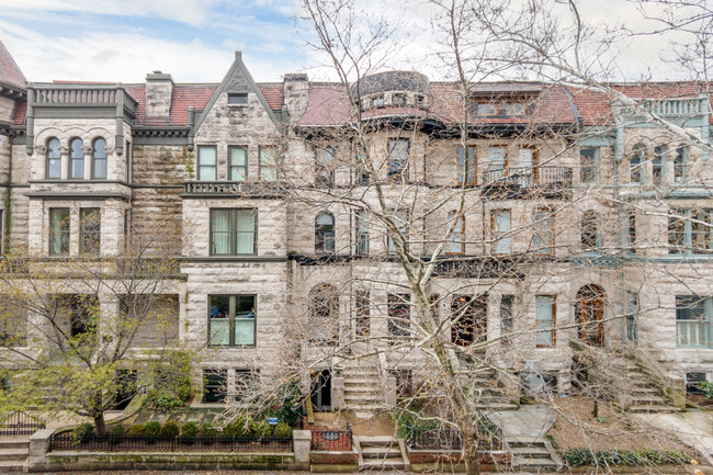 1702 Q St NW in Washington, DC - Foto de edificio - Building Photo